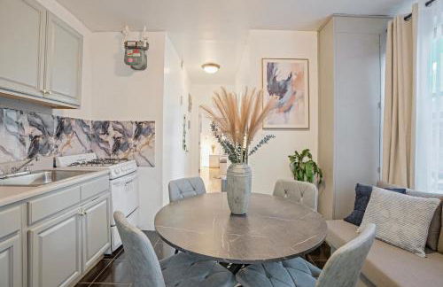 Warm and Welcoming 2BR in Upper East Side - Photo 6