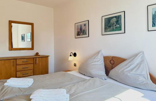 Ferienwohnung Residenz am See - exklusive Wohnung in erster Reihe mit Balkon und Seeblick - Photo 24