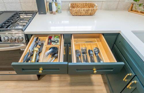 Less than 1mi to Square, SW, EV Plug, Boutique Comfort - Foto 18