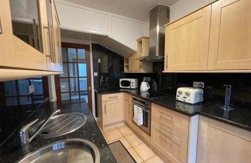 1930s 3Bed House in Quiet Village w/ Large Garden - Foto 3