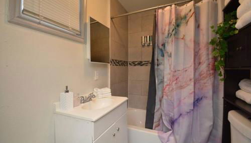 SuperValue Suite #4 @ East End Revitalized - Foto 3