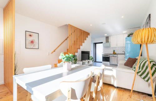 Host Wise - Elegant Colorful House w Private Terrace - Foto 18