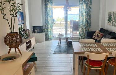 Nea Peramos Apartment SeaFront - Foto 1