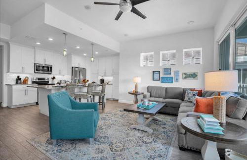 Latitude Adjustment Penthouse by Coastal Chic - Foto 6