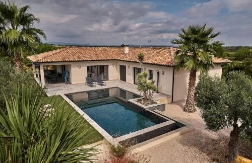Villa contemporaine avec piscine à débordement dans un domaine viticole - Foto 16