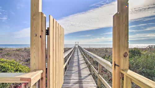 Walk to Shore! Ocean-View Condo in Carolina Beach - Foto 3