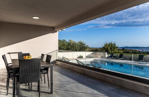 Panoramica apartment w balcony and swimming pool - Foto 20
