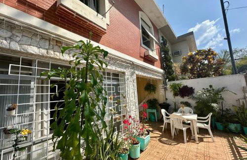 Casa sobrado espaçosa com 3 quartos em Santos - Foto 2