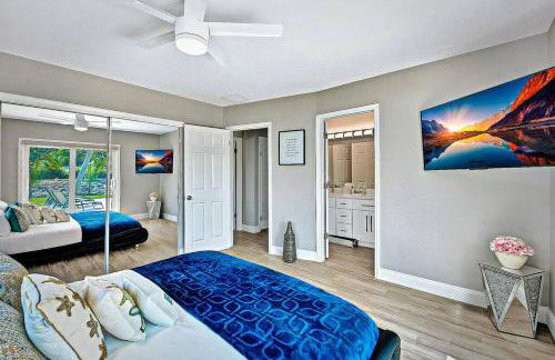 NEW Waterfront Tropic Oasis - Heated Pool, Canal, Dock, Air Hockey - Foto 23