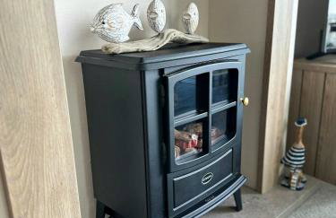 Hot Tub Lodge Cornwall - Meadow Lakes Holiday Park - Foto 9