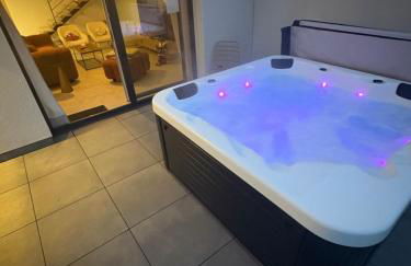 La Bulle Dorée Luxury private Jacuzzi House 4 BR Tourist Center - Foto 5