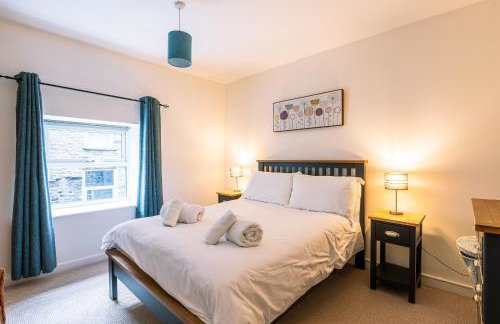 Flat 1, Literary Institute - Photo 9