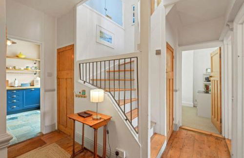 Cosy Home on the Waterfront Private Parking - Foto 24