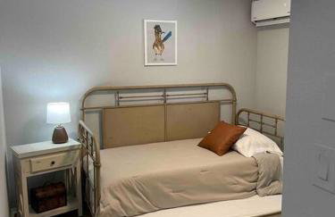 Comfy, contemporary quiet retreat vacation home with views - Foto 24