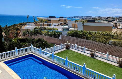 Dream beach-side villa with sea views & close to golf - Photo 59