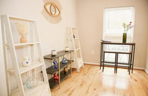 Charming 3bd Alexandria House, 11 miles to DC, Nice front view - Foto 2