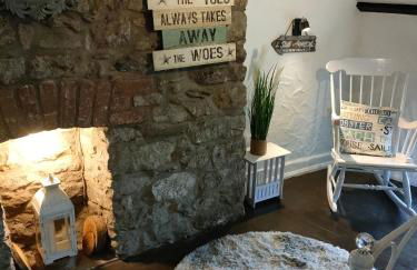 Fishermen's cottage with log burner, 2 bathrooms & sea views from garden terraces - Foto 26
