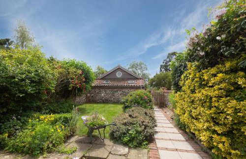 The Artist's Studio at Meadow Cottage - Photo 14