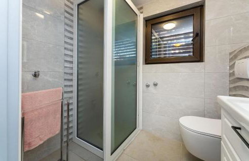 2 Bedroom Awesome Apartment In Rtina - Photo 15