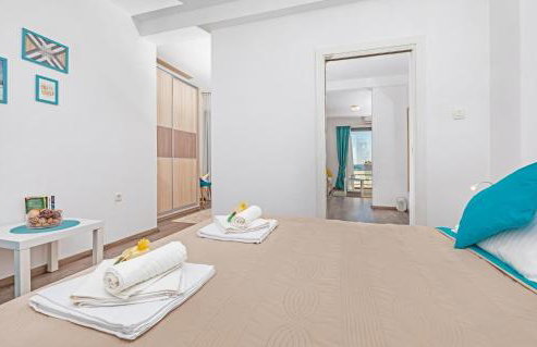 Apartmani D & J with Heated Pool & Stunning Sea View - Photo 83