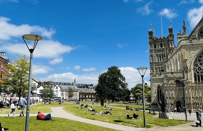 Cathedral Yard in Exeter - Foto 42
