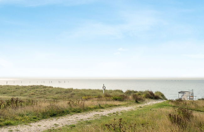 "Hattie" - 100m from the sea - Foto 3