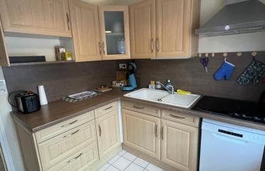 Grand T2 Côte de granit rose plages et commerces à proximité - Foto 5