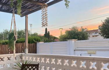 Beach house with private swimming pool * 5 min walk to the beach - Foto 17