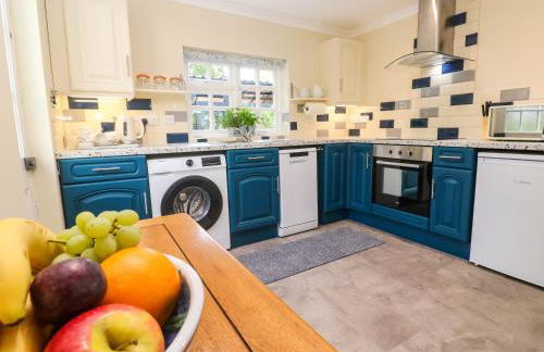 Little Acorns - Photo 14