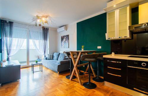 Flexible SelfCheckIns 114 - Zagreb - Bedroom - Loggia - Foto 2