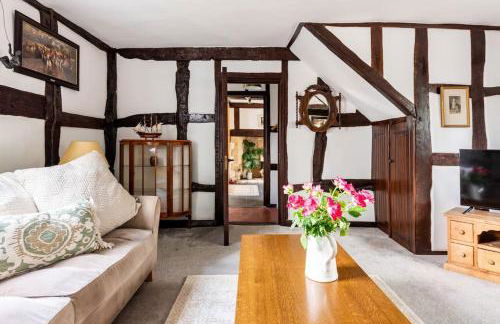 Cotswold Cheltenham, whole house with hot tub - Photo 48