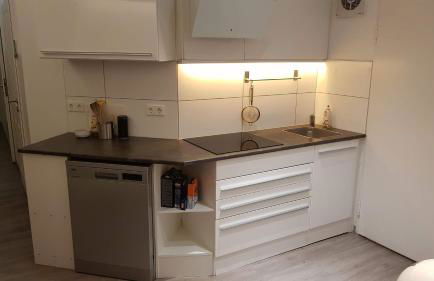 BudgetRooms - souterrain-private rooms & kitchen - Foto 2