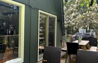 Cozy Cottage w Hot Tub, 5 min walk to Main St - Foto 8