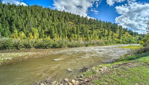 Serene Dolores Cabin with Patio and River Access! - Foto 2