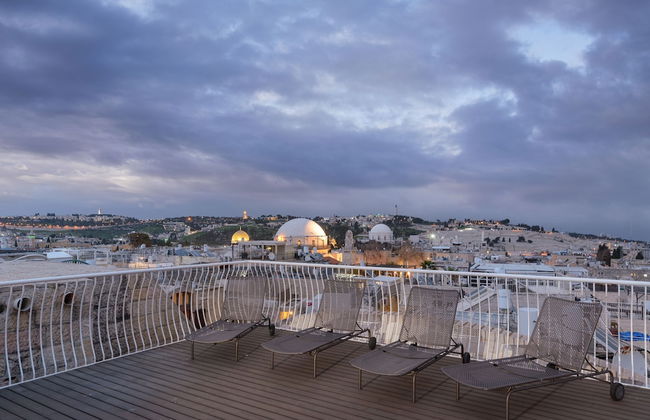 Luxury Duplex with Rooftop by FeelHome - Photo 22