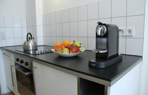 Nollendorf Apartments - 1 separate bedroom and 1 living room with sofa bed in Motzstraße - Foto 5