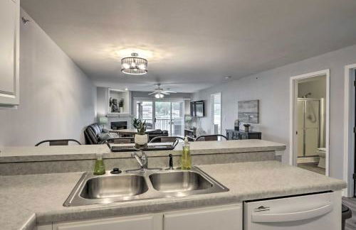 Pool Access and Lake Views Camdenton Condo - Photo 7