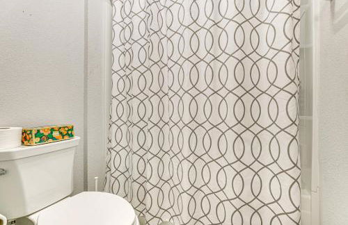 Spacious and Modern Home with Deck in Oregon! - Foto 24