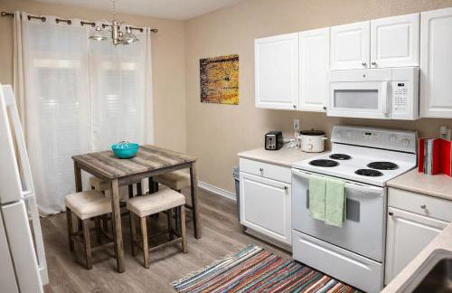 Boutique Condo with Patio Heart of Downtown Memphis Gated Parking - Foto 10