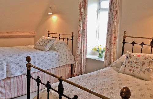 Warren Farmhouse - Photo 14