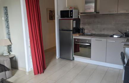 Charmant studio tout proche du port - Photo 5