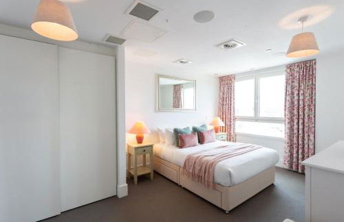 2 Bed 2 Bath Penthouse With Amazing Views with Free Parking - Foto 19