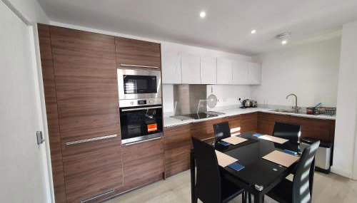 Lovely home close to City Center & Rail Station - Foto 4