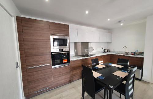 Lovely home close to City Center & Rail Station - Foto 4