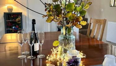 Courtyard Cottage with hot tub and walled garden - Foto 3