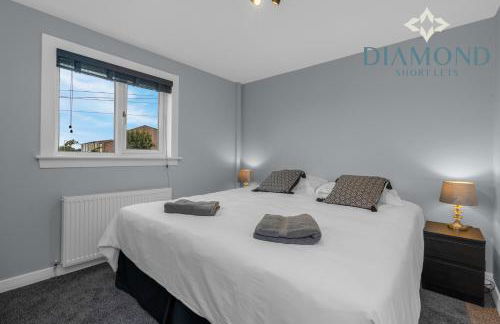 Brand New 4 Bedroom House - Sleeps 4 Fully Equipped, Free Parking, WiFi, Perfect for CONTRACTORS by Diamond Short Lets - Photo 10