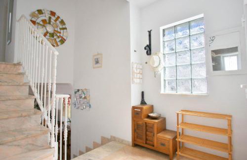 Private Beach Villa for 6 with Seaview, Pool & big Sun Terrace - Foto 18