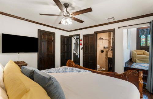 Castle Stay by Gathering Place Hot Tub & Fire Pit - Foto 26