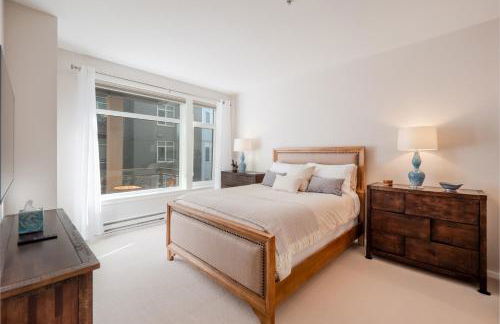 Waterfront Spacious 1BR, Den Walk to Pike Place - Photo 26