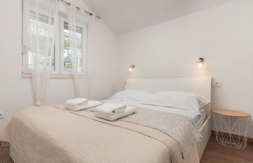 Luxury Villa Kristina with Heated Pool near Omis for 12 Guests - Foto 7